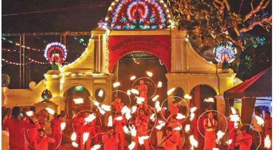 කතරගම ඇසල පෙරහැර මංගල්‍යයේ පළමු පෙරහැර අද.